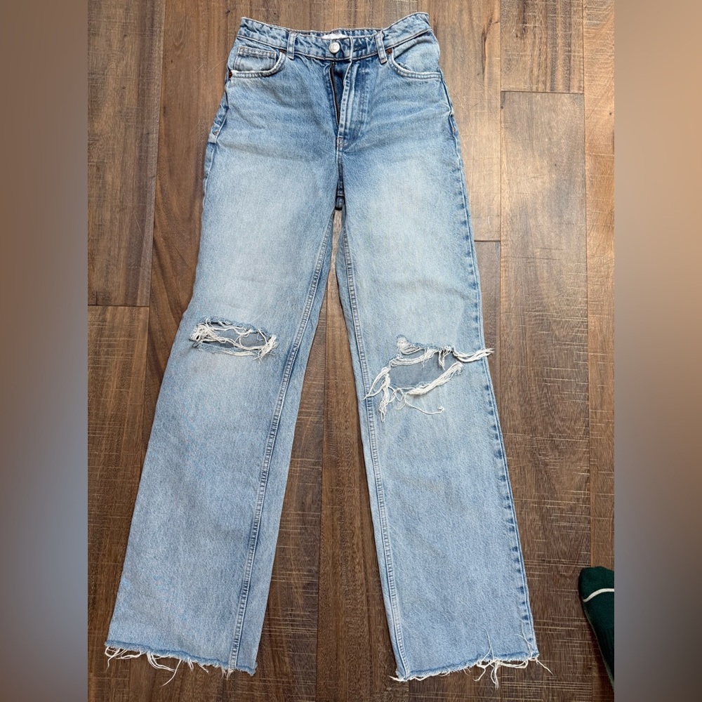 Zara high waisted jeans - size 4